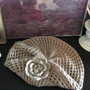 Sweet flower knit beret